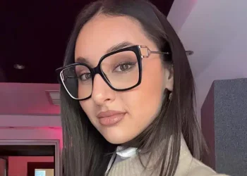 Κλαυδία: Η καταγωγή της, το Voice και η ιστορία πίσω από την «Αστερομάτα» που συγκινεί