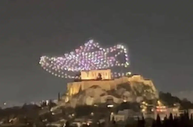 Σάλος με την πασίγνωστη εταιρεία αθλητικών που έκανε διαφήμιση στην Ακρόπολη