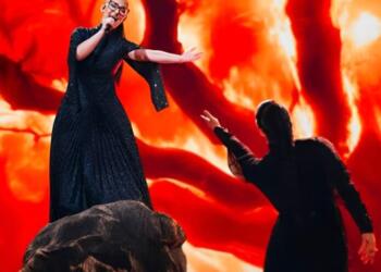 Eurovision 2025: Ο απαpάδεκτος σχολιασμός των Άγγλων παρουσιαστών για την Κλαυδία και την «Αστερομάτα»