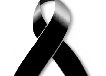 Μανούλα, 19 ετών, βρέθηκε νεκρή στο σπίτι της, δίπλα στο 5 μηνών μωρό της