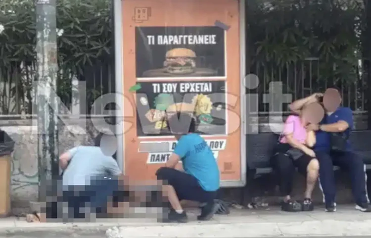 Χαλάνδρι: Αυτοκίνητο έπεσε σε στάση λεωφορείου παρασύροντας τρία άτομα – Στο νοσοκομείο και ο οδηγός