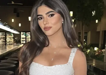 Η πιο όμορφη και περιζήτητη 20χρονη Ελληνίδα – Εμφανίστηκε στο Ζάππειο και όλοι γύρισαν να την κοιτάξουν