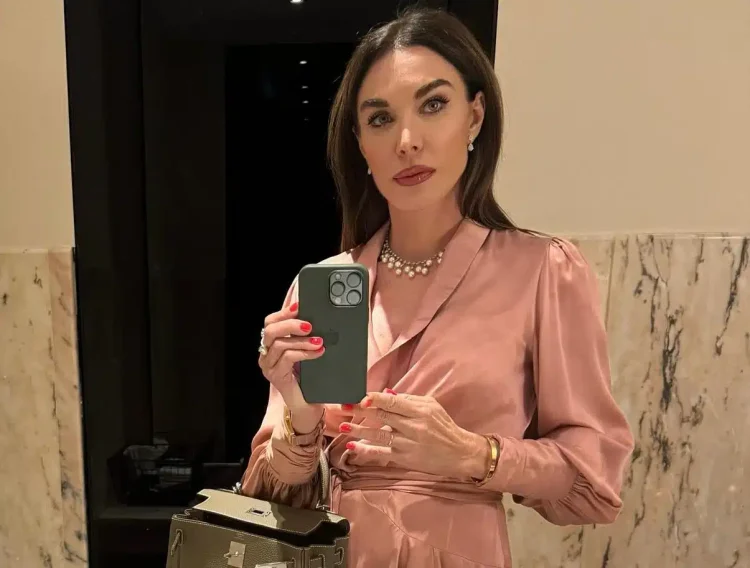 Η Τατιάνα Στεφανίδου αποκαλύπτει: Έτσι αποκτώ ομοιόμορφο μαύρισμα χωρίς ρυτίδες και σημάδια