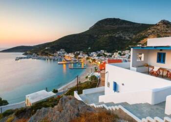 Αυτός είναι ο τελευταίος φθηνός παράδεισος στην Ελλάδα – Διαμονή με 30 ευρώ και διατροφή με 15 ευρώ