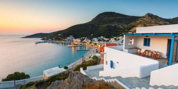 Αυτός είναι ο τελευταίος φθηνός παράδεισος στην Ελλάδα – Διαμονή με 30 ευρώ και διατροφή με 15 ευρώ