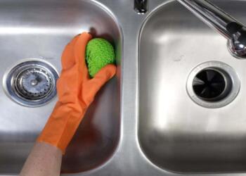 Δοκιμασμένο κόλπο για να μυρίζει πάντα υπέροχα ο νεροχύτης – Αρκούν μόνο 2 υλικά