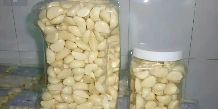 Σκόρδο πάντα φρέσκο και άθικτο για 1 χρόνο: Mόνο οι μάγειρες γνωρίζουν αυτό το κόλπο στην κουζίνα