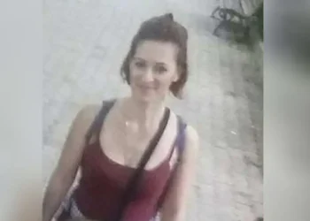 Χαλκιδική: «Πήγε να βοηθήσει έναν άνθρωπο, και την χτύπησε το φορτηγό, “έφυγε” σαν ήρωας», λέει ο σύζυγος της αστυνομικού που πέθανε