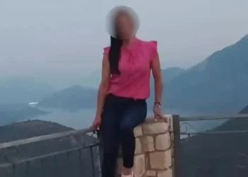 Θρήνος για την 51χρονη Άννα που σκοτωσε ο κουμπάρος της – Ραγίζει καρδίες το κηδειόχαρτο