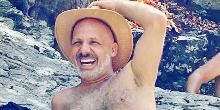 «Μου άρεσε ένα αγόρι που…» – Σούσουρο με τον Νίκο Μουτσινά