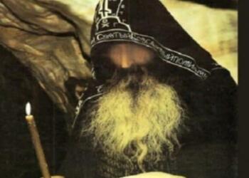 «Τράπεζες θα πτωχεύσουν, σεισμοί…» – Η προφητεία του γέροντα Αντώνιου θα σας συγκλονίσει