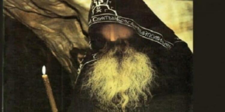 «Τράπεζες θα πτωχεύσουν, σεισμοί…» – Η προφητεία του γέροντα Αντώνιου θα σας συγκλονίσει