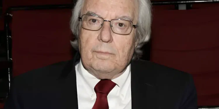 Μπαμπινιώτης: «Άδικες και απάνθρωπες οι πανελλήνιες – Εισαγωγή στα πανεπιστήμια με απολυτήρıο Λυκείου»