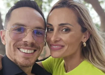 Ο ξέφρενος χορός του Λευτέρη Πετρούνια και της Βασιλικής Μιλλούση μετά την κατάκτηση του 8ου χρυσού μεταλλίου στο ευρωπαϊκό πρωτάθλημα