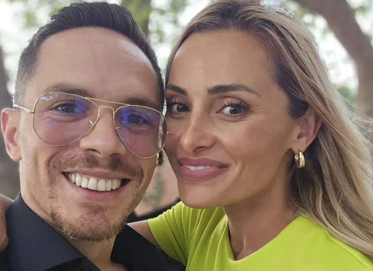 Ο ξέφρενος χορός του Λευτέρη Πετρούνια και της Βασιλικής Μιλλούση μετά την κατάκτηση του 8ου χρυσού μεταλλίου στο ευρωπαϊκό πρωτάθλημα