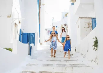 Με 600 εupώ ακτοπλοϊκά και 15 ευρώ τη χωριάτικη, δεν ξαναπατάω το πόδι μου στις Κυκλάδες…