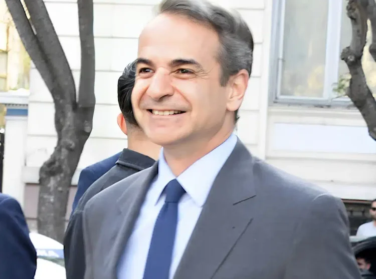 Ξεπερνά το 30% η ΝΔ με μεγάλη διαφορά από την Πλεύση – «Όχι Τσίπρας» λέει το 62%