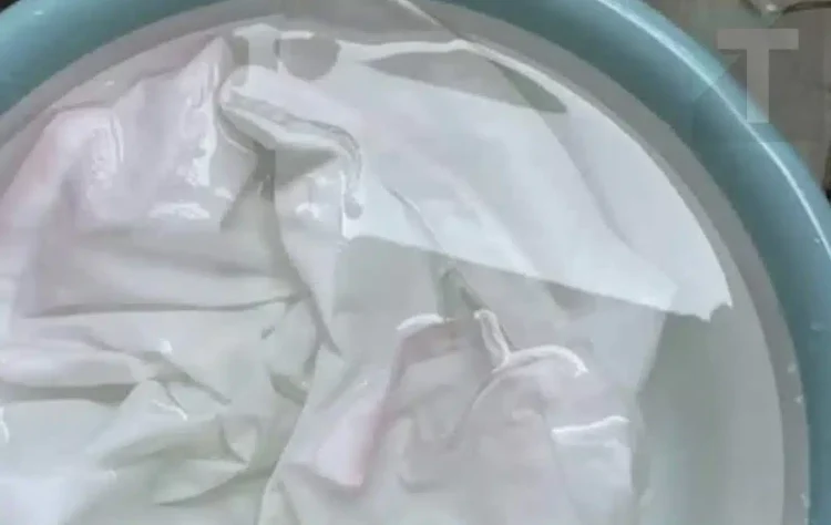 Μην πετάτε τα κιτρινισμένα άσπρα πουκάμισά σας