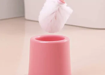 To υγρό που εάν βάλεις μέσα στο πιγκάλ της τουαλέτας θα μοσχοβολάει καθαριότητα