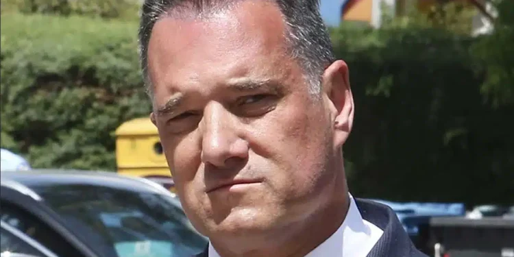 Δύσκολες ώρες για τον Άδωνι – Μόλις έγινε γνωστό πριν λίγο