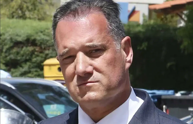 Δύσκολες ώρες για τον Άδωνι – Μόλις έγινε γνωστό πριν λίγο