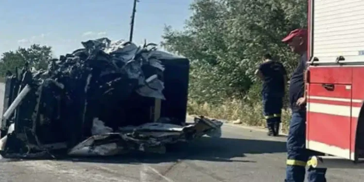 Ξεκληρίστηκε οικογένεια στην άσφαλτο: Νεκροί πατέρας και γιος – Στο νοσοκομείο η μητέρα και το ανήλικο παιδί