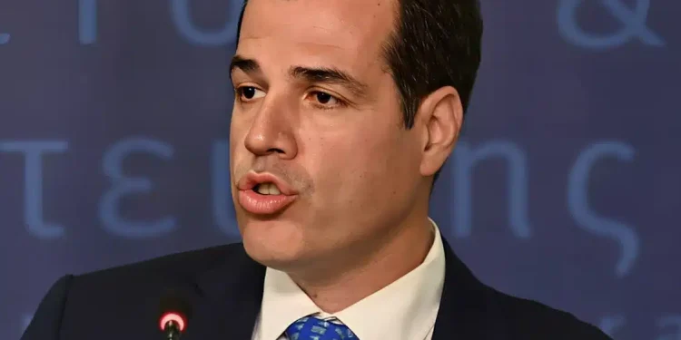 Πλεύρης: «Όποιος έρχεται παράνομα στην Ελλάδα, είτε θα επιστρέφει στη χώρα προέλευσης ή θα μπαίνει φυλακή»