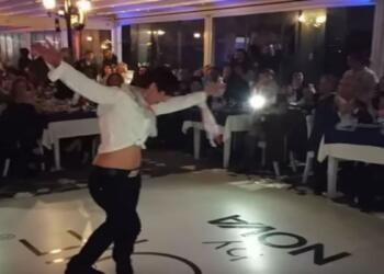 Ελληνίδα χορεύει μέσα στην Κωνσταντινούπολη το πιο βαρύ ζεϊμπέκικο – Η στιγμή που μας έκανε όλους να ανατριχιάσουμε!