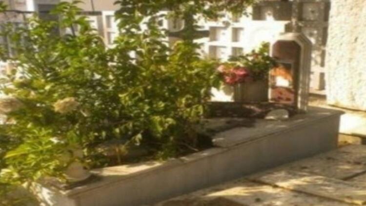 Αλίκη Βουγιουκλάκη: Θυμάστε τις παραμελημένες εικόνες από τον τάφο της; Δείτε πως τον έχουν περιποιηθεί πλέον! (photos)