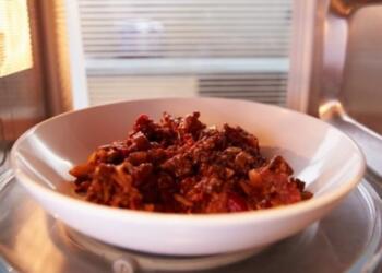 Σωστό δηλητήριο: Αυτά είναι τα 9 φαγητά που δεν πρέπει ποτέ να ξαναζεστάνεις