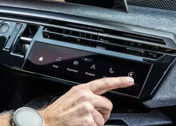 Πάνω από 13.000 εupώ η επιδότηση για αγοpά νέου αυτοκινήτου σε Έλληνες