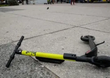 Στη ΜΕΘ με εγκεφαλική αιμορραγία ανήλικη μετά από ατύχημα με ηλεκτρικό πατίνι