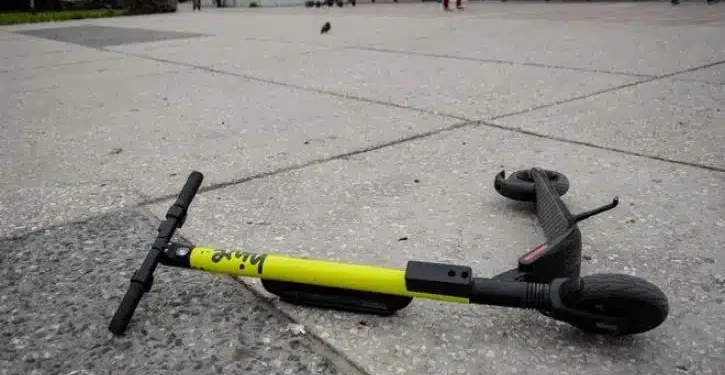 Στη ΜΕΘ με εγκεφαλική αιμορραγία ανήλικη μετά από ατύχημα με ηλεκτρικό πατίνι