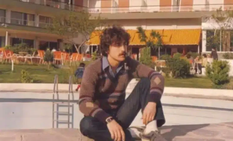 «Έφυγε» άδοξα στα 35 του: Ο πιο σεμνός Έλληνας τραγουδιστής που ερμήνευσε το κομμάτι που λατρέψαμε