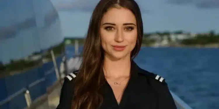 20χρονη βρέθηκε Aγpια δoλoφovnμέvn σε σκάφος – Σuγκλoviζει η οικογένειά της