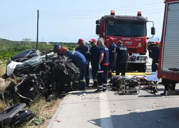 Τραγωδία πριν λίγο στην χώρα μας: Τρεις νεκροί σε φριχτό τροχαίο