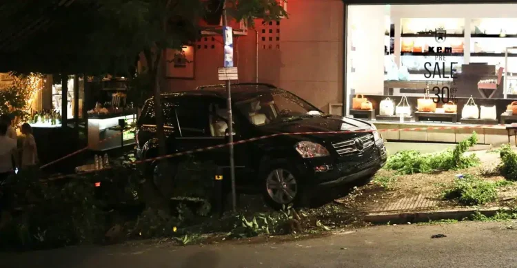 Πανικός στο Κολωνάκι: Τζιπ έπεσε σε πεζούς έξω από εστιατόριο – 11 τραυματίες, ένας σοβαρά