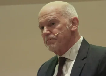 Επίθεση Παπανδρέου στην κυβέρνηση για το άσυλο: «Λαμβάνει αντισυνταγματικά, απαράδεκτα μέτρα»