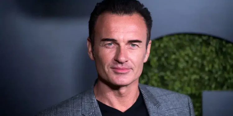 Έφυγε από τη ζωή ο ηθοποιός Τζούλιαν ΜακΜάχον σε ηλικία μόλις 56 ετών