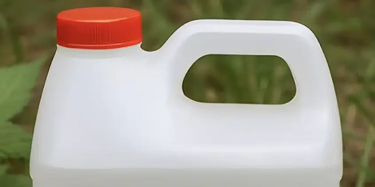 Η γιαγιά μου ορκίζεται σε αυτή τη συνταγή ζıζανıοκτόνου. Δείτε πώς λειτουργεί