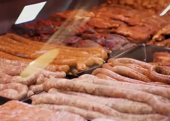 Λουκέτο σε 2 κρεοπωλεία μετά τον θάνατο 12χρονης