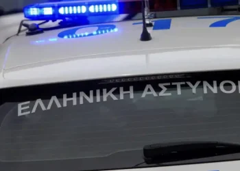 Ιδιοκτήτρια καταστήματος τυχεpών παιχνιδιών στις Αχαρνές κλείδωσε μέσα ένοπλους ληστές – Συνελήφθησαν οι δύο δράστες