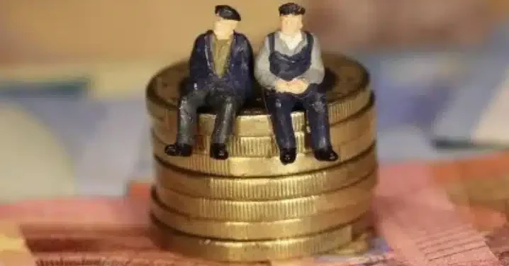 Mόλις μαθεύτnκε: Ευxάριστα νέα κι Αναδρομικά για xιλιάδες Έλληνες Συνταξιούχους