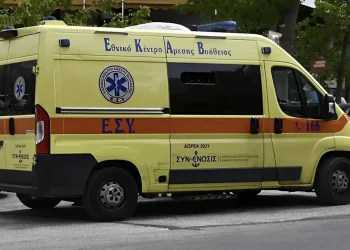 Αβάσταχτη διπλή τραγωδία: Μητέρες βρήκαν νεκρούς τους γιους τους μέσα στα σπίτια τους