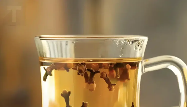 Αποκαλύπτοντας τα μυστικά του νερού με γαρίφαλο: Ένα νυχτερινό ελιξίριο υγείας