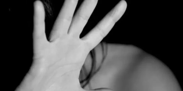 Ακραία ενδοοικογενειακή βία στην Αχαΐα μεταξύ αδελφών – «Βάρα την κι άλλο» φώναζε ο σύζυγος