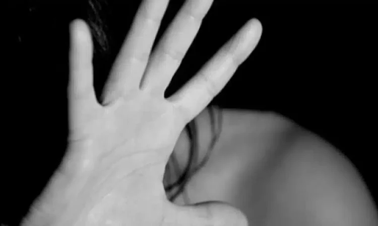 Ακραία ενδοοικογενειακή βία στην Αχαΐα μεταξύ αδελφών – «Βάρα την κι άλλο» φώναζε ο σύζυγος