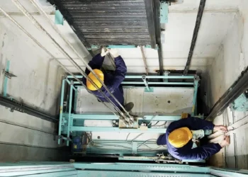 Βρέθηκε Νεκpος μέσα στο Ασανσέρ – Οι πρώτες πληροφορίες – Έτσι τον βρήκαν οι πυροσβέστες