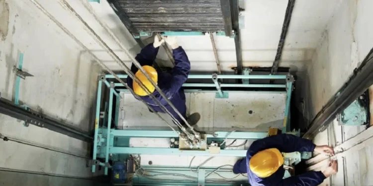 Βρέθηκε Νεκpος μέσα στο Ασανσέρ – Οι πρώτες πληροφορίες – Έτσι τον βρήκαν οι πυροσβέστες