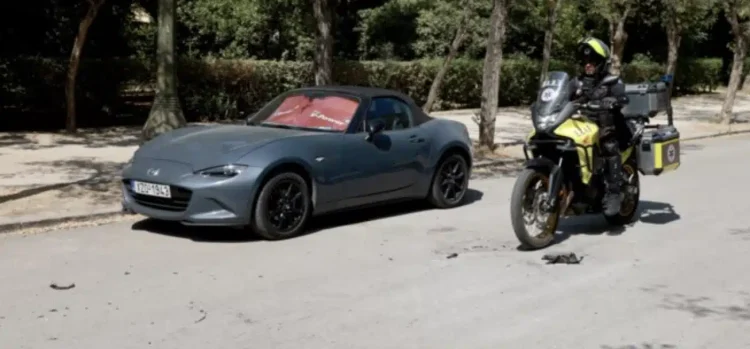 «Δεν είχα ούτε να φάω»: Τι είπε η 67χρονη γυναίκα πριν αυτοπυρποληθεί μπροστά από την Αίγλη Ζαππείου